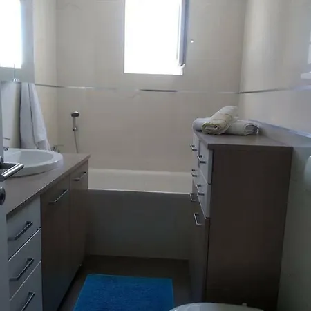 2 Bedroom Apt With Balcony&elaphiti Islands View ドゥブロブニク