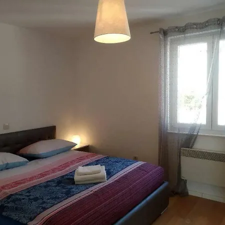 2 Bedroom Apt With Balcony&elaphiti Islands View Apartament *