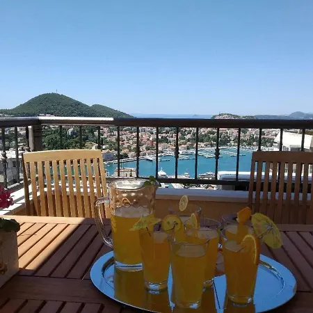 Apartment 2 Bedroom Apt With Balcony&elaphiti Islands View