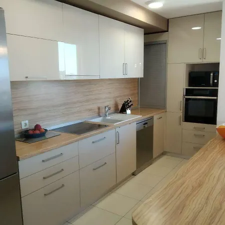 2 Bedroom Apt With Balcony&elaphiti Islands View
